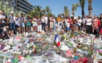 Nice : une minute de silence générale en hommage aux victimes, Valls hué