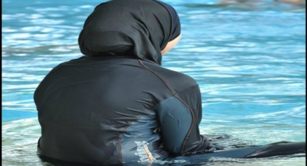 Cannes : la mairie attaquée en justice pour l’arrêté anti-burkini