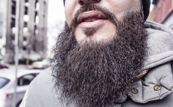 Rangez cette barbe que je ne saurais voir : l'étrange décision de la Cour d’appel de Versailles