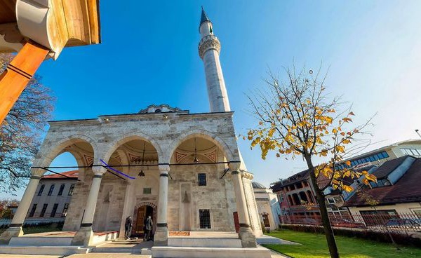 Bosnie : une mosquée dynamitée lors de la guerre inaugurée en grande pompe